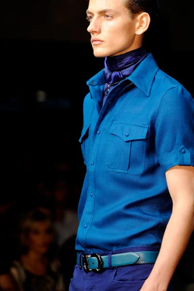 Look 30